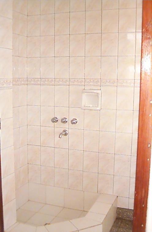 Vivienda En Altos Con Uso Exclusivo De Entrada De Auto Y Parrilla *