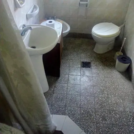 Villa Vivienda en altos con uso exclusivo de entrada de auto y parrilla Miramar  Exterior foto